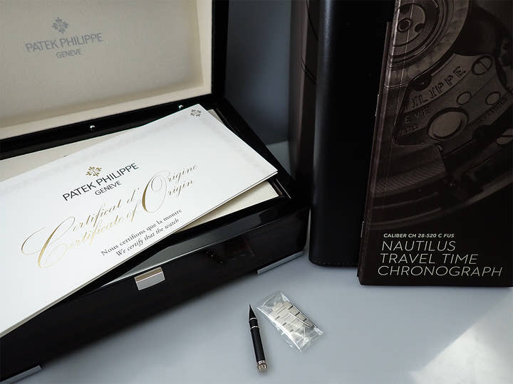 パテックフィリップ ノーチラス トラベルタイム クロノグラフ Ref.5990/1A-001 ステンレススチール ブラックグラデーション文字盤