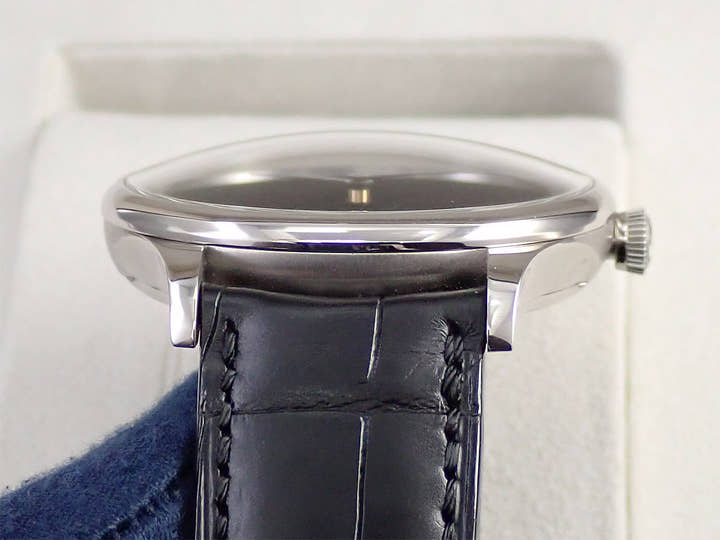 H.モーザー ベンチャー・コンセプト ベンタブラック ブラックハンズ Ref.2327-0222 ベンタブラック文字盤 美品 UJ042H3T