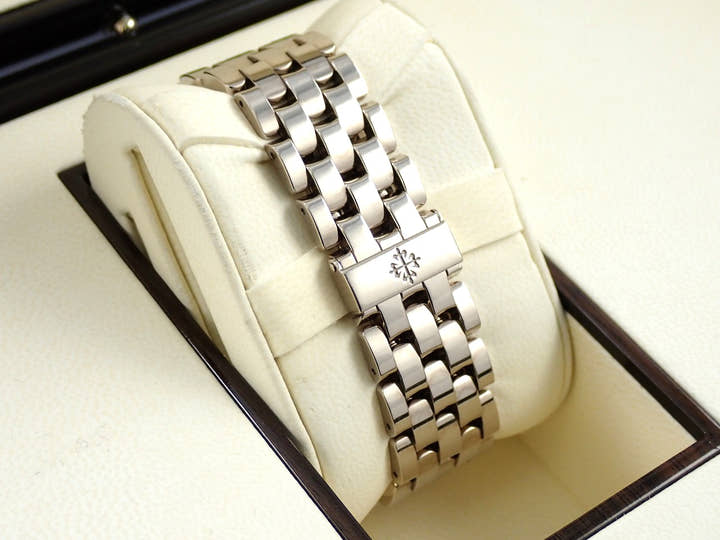 パテックフィリップ コンプリケーション ワールドタイム Ref.5130/1G-011 ホワイトゴールド ブラック文字盤