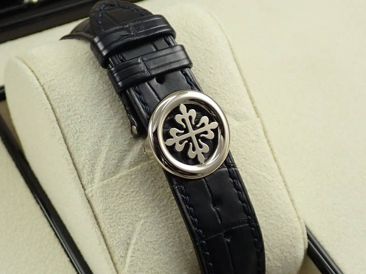 パテックフィリップ コンプリケーション ワールドタイム クロノグラフ Ref.5930G-001 ホワイトゴールド ブルー文字盤