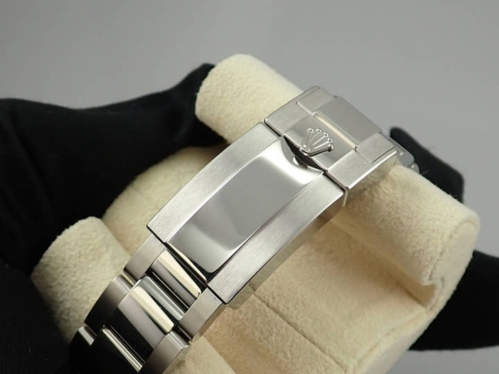 ロレックス ヨットマスター40 Ref.126622 ブルー文字盤 未使用 yacht-master-136