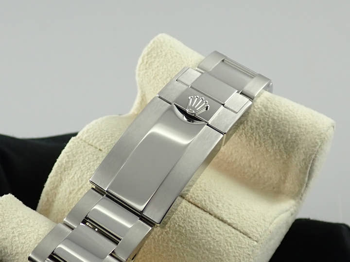 Rolex Yacht-Master II Ref.116680 White Dial Unused yacht-master-140