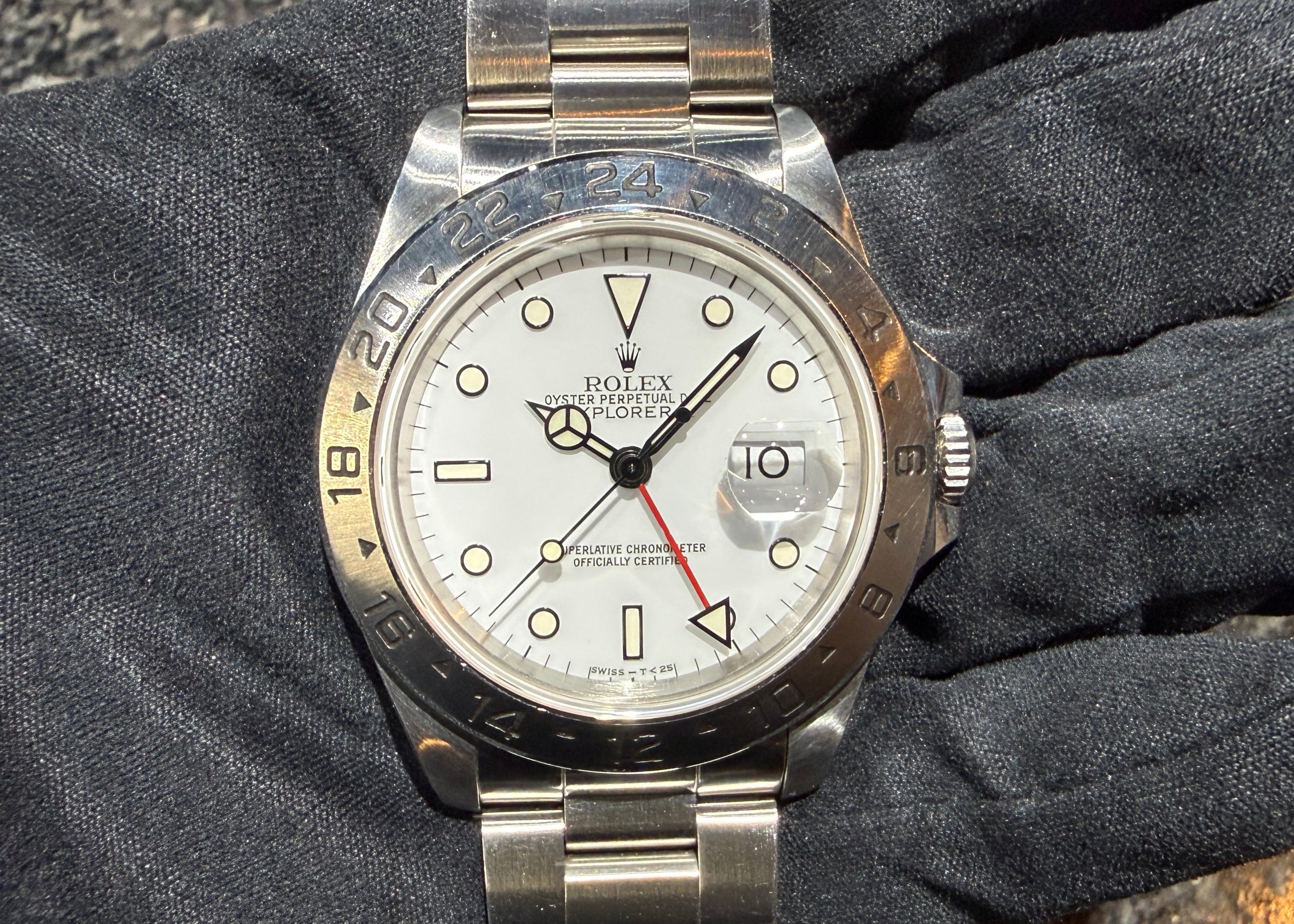 第２３０１回～  陶器のような美しいグレーダイヤル×レモンイエローの焼けが魅力！エクスプローラーII 16570 白文字 X5番 良個体 オールトリチウムのご紹介！！