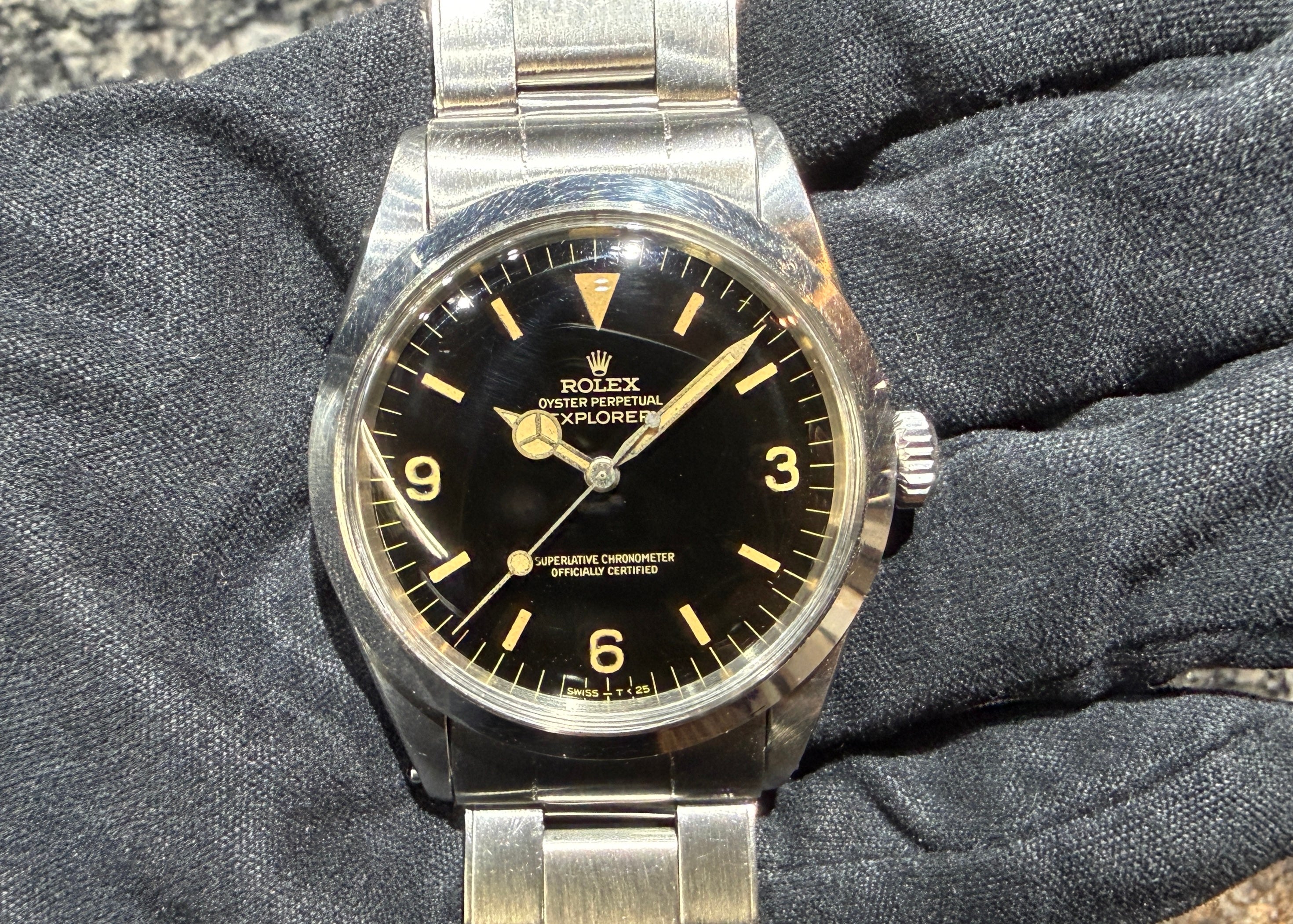 第２３２２回〜  トップレベルの艶感が魅力！ビカビカ漆黒ミラー！！ロレックス エクスプローラー 1016 64年 オールトリチウムのご紹介！