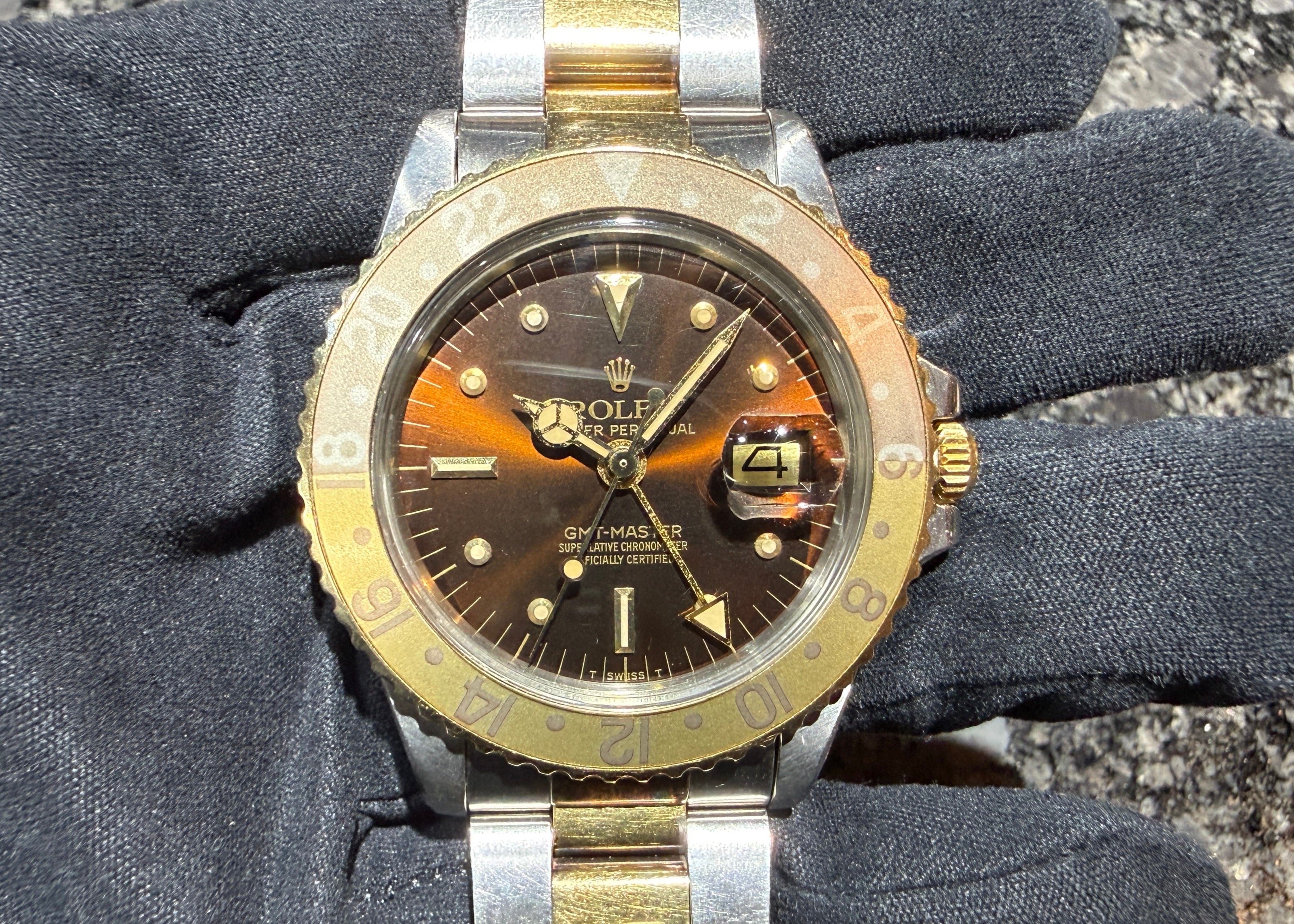 第２３３０回～ 絶妙フェードインサートが魅力！！大人気 ルートビア入荷！ロレックス GMTマスター 1675/3 77年 オールトリチウム 良個体のご紹介！