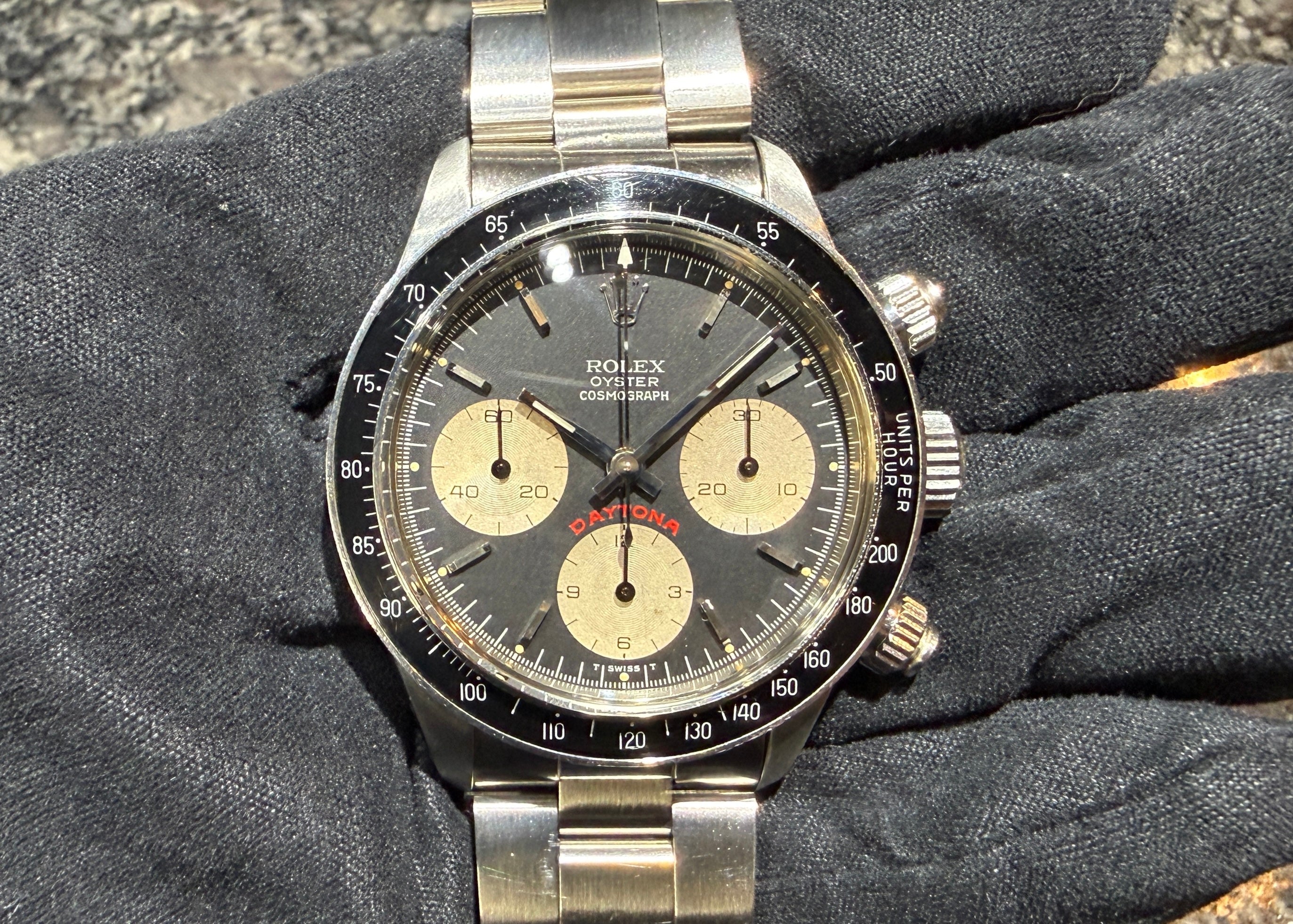 第２３４２回 ～ 大人気！黒文字ビッグレッド入荷！！ ロレックス 手巻きデイトナ 6263 85年のご紹介！