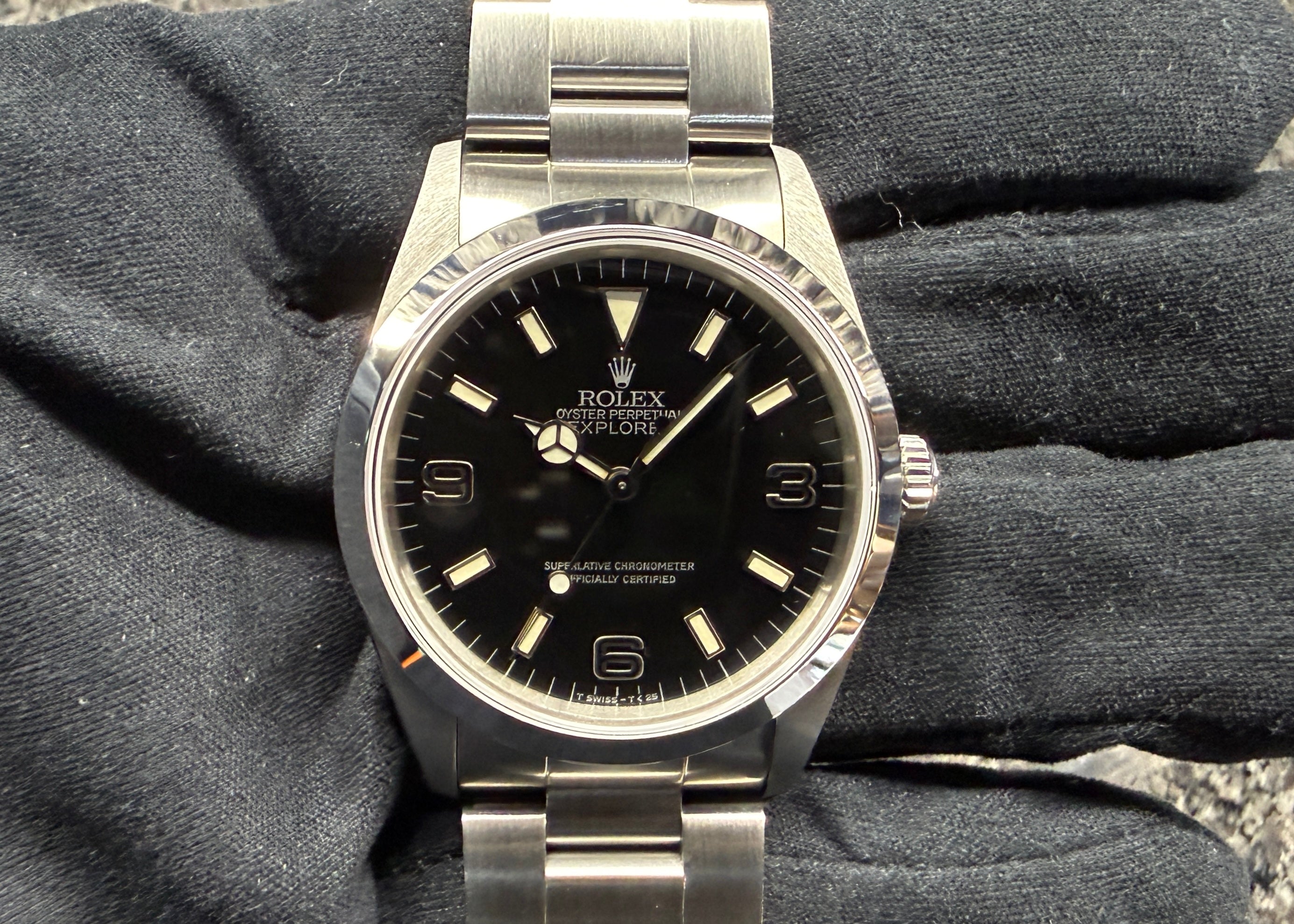 第２３５６回～バキバキ優良個体！ロレックス エクスプローラー 14270 E8番 ブラックアウト×シルバーレター オールトリチウムのご紹介！