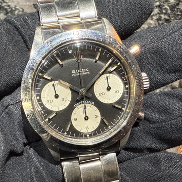 No. 2140 ~ Introducing the rare Blue Daytona, the first generation hand-wound Daytona Ref.6239 Black 68-69!