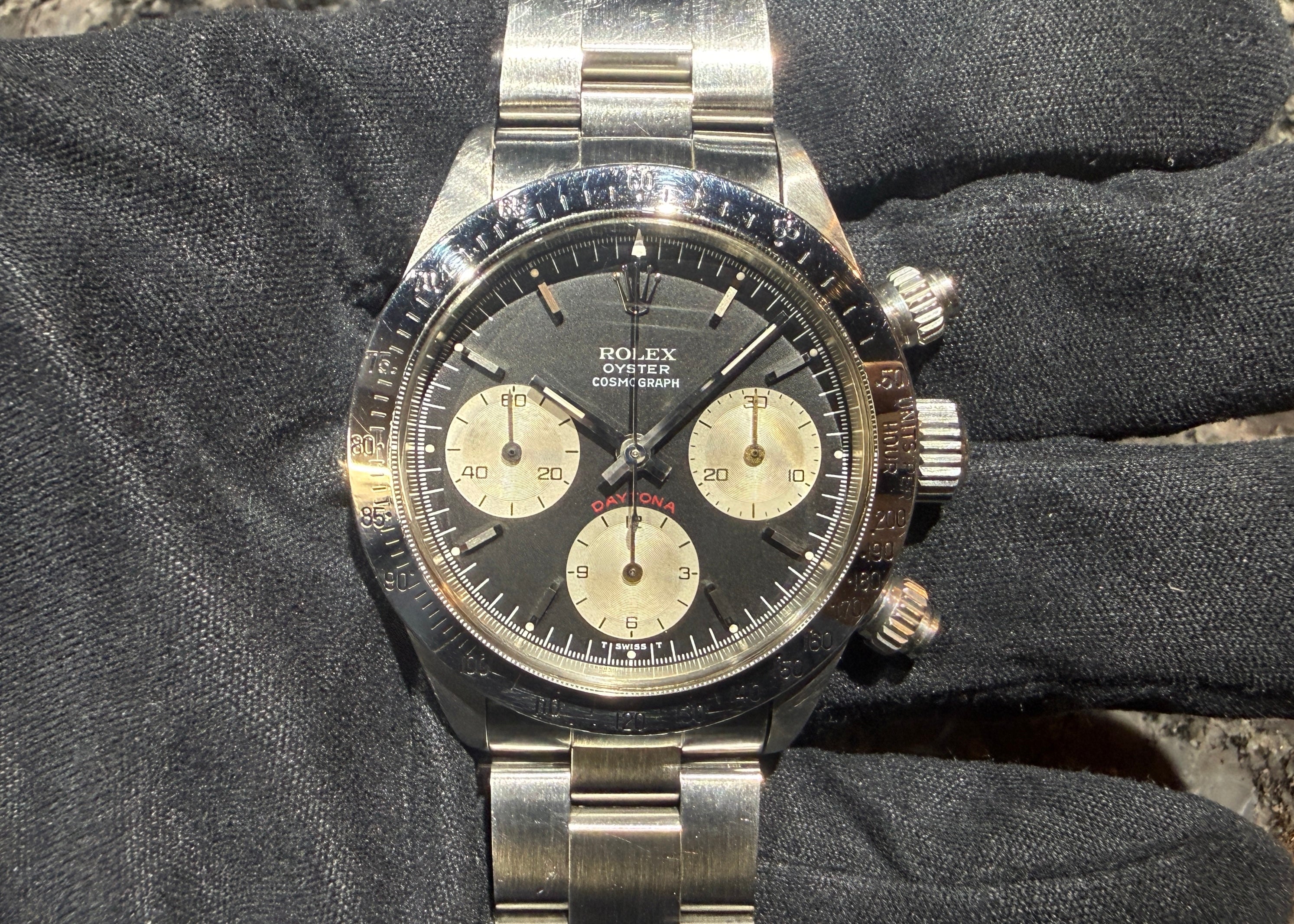 第２３９２回～ グッドプライス！黒文字 スモールレッド入荷！！ ロレックス 手巻きデイトナ 6265 78年 オールトリチウムのご紹介！