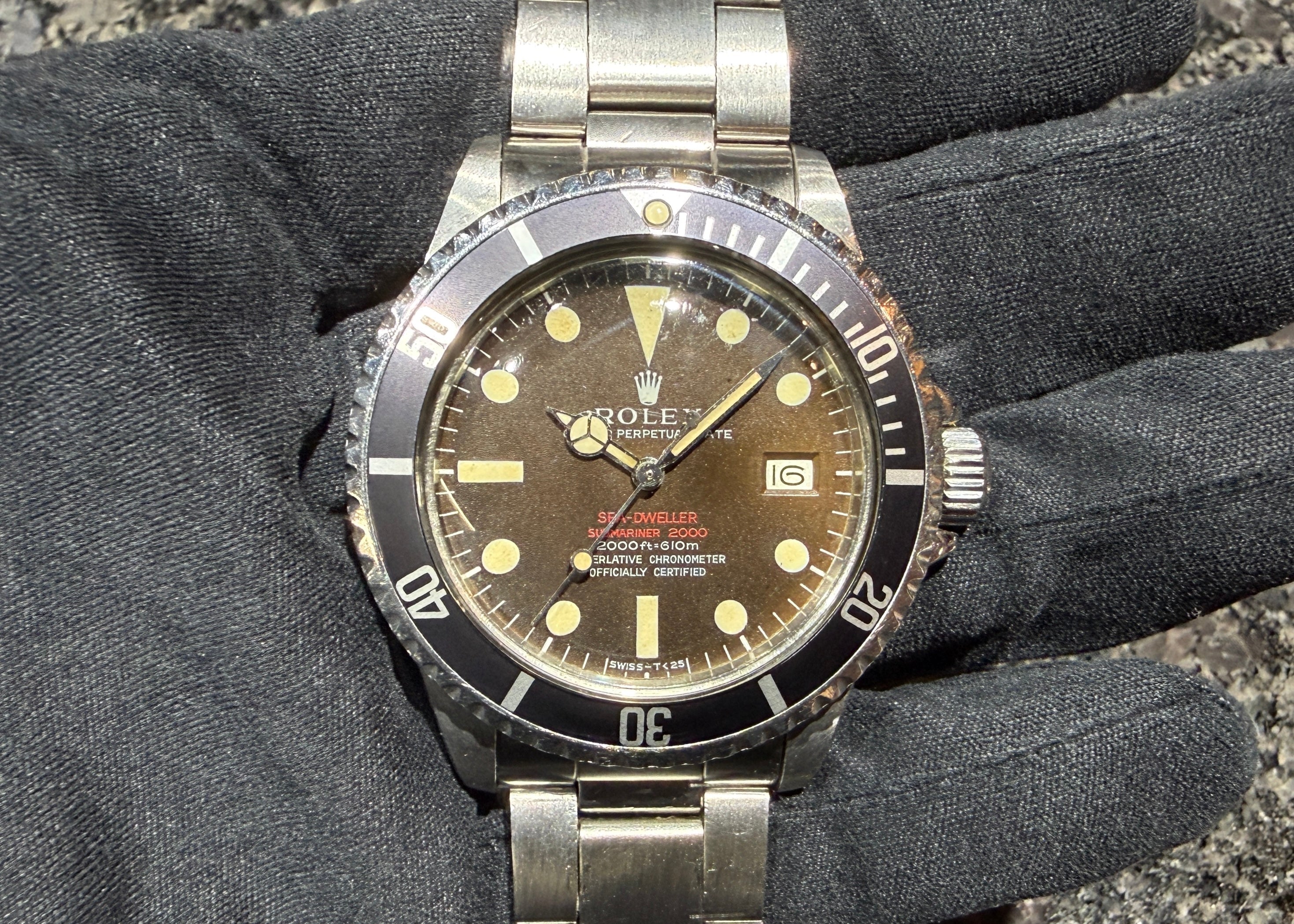 第２４１２回～  唯一無二の存在感！！ブラウンの色味が魅力！！ロレックス  赤シードゥエラー 1665 MK2 トロピカルダイヤルのご紹介！