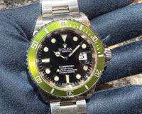 第２２０５回～マニア必見！！希少！ライムベゼルが魅力！初期Y9番！ロレックス グリーン サブマリーナーデイト 16610LV MK1 良個体のご紹介！