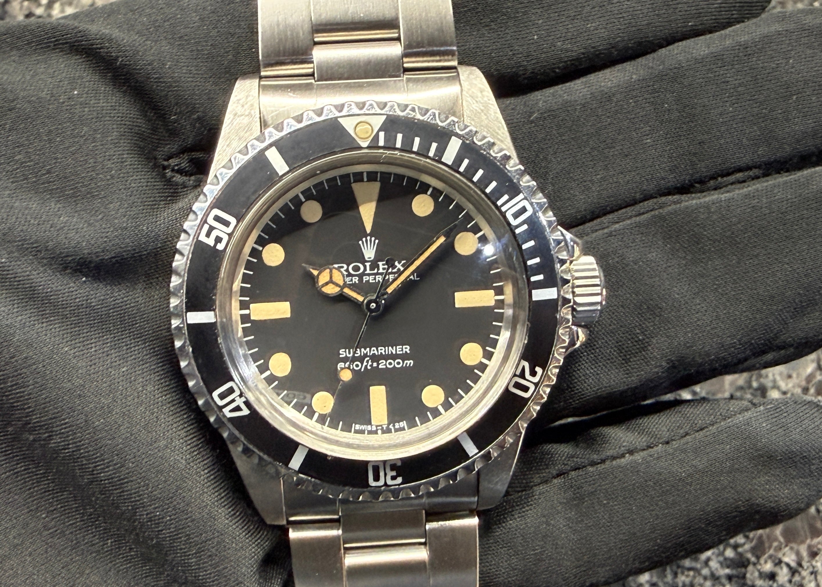 第２２０７回～綺麗なダイヤル＆バキバキケースが魅力！！フチなしマキシダイヤル！！ ロレックス サブマリーナー 5513 80年 優良個体のご紹介！