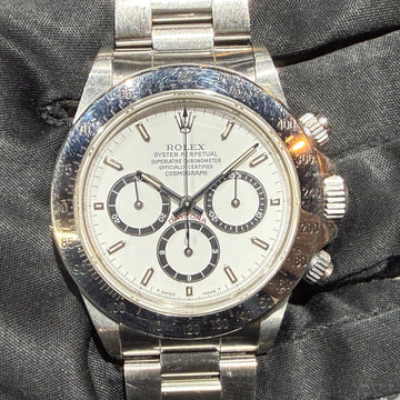 No. 2218 - [COMING SOON!!] Warranty included! Rare! Shiny dial! Inverted 6/Single buckle! Introducing the Daytona 16520 E9 with a white dial and all-tritium finish in excellent condition!