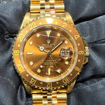 No. 2225 [COMING SOON!!] Introducing the stunning Patina gold Jubilee bracelet! This solid gold GMT-Master II 16718, N-number, features a brown dot at the tip and is in excellent condition, all tritium!