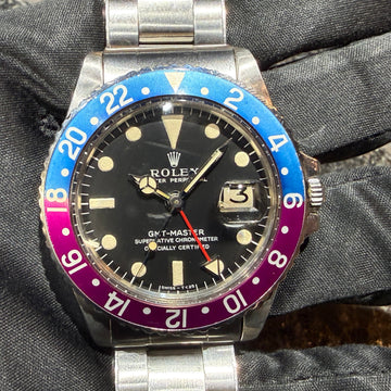 No. 2250 [COMING SOON!!] High-quality, beautiful fuchsia insert! Introducing a great example of the GMT-Master 1675 MK1 all-tritium 1968!