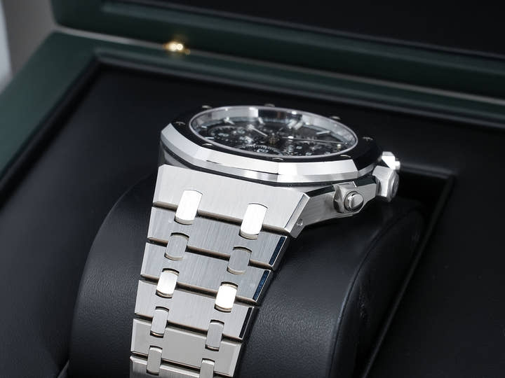 Audemars Piguet Royal Oak Chronograph Ref. 26240ST.OO.1320ST.06 Stainless Steel Black Dial Pre-owned yfc8kuwp