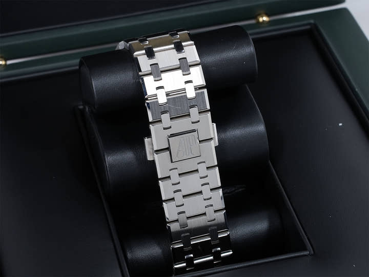 Audemars Piguet Royal Oak Chronograph Ref. 26240ST.OO.1320ST.06 Stainless Steel Black Dial Pre-owned yfc8kuwp