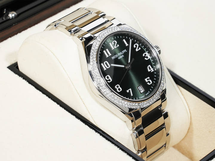 パテックフィリップ Twenty-4 Ref.7300/1200A-011 ステンレススチール オリーブグリーン ソレイユ文字盤 未使用 cqq5xr8j