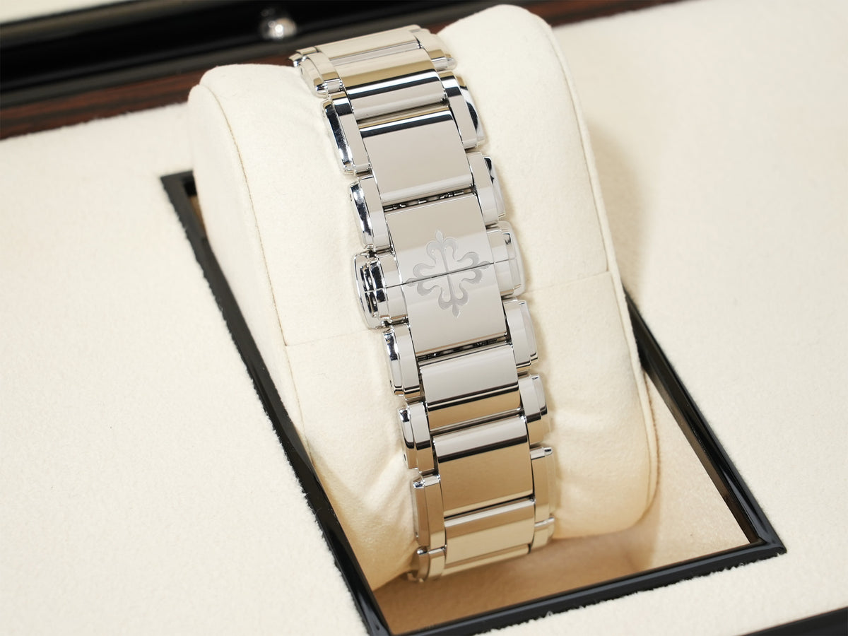 パテックフィリップ Twenty-4 Ref.7300/1200A-011 ステンレススチール オリーブグリーン ソレイユ文字盤 未使用 cqq5xr8j