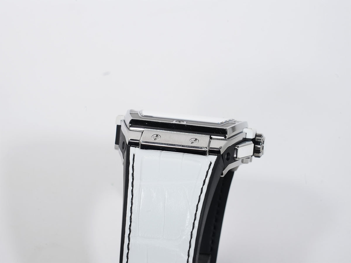 ウブロ スピリット オブ ビッグバン チタニウム ホワイト Ref.601.NE.0172.LR.JPN17 チタニウム サファイアクリスタルのダイアル文字盤 中古 go2jdyp4