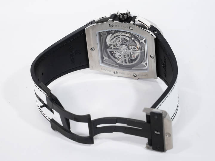 ウブロ スピリット オブ ビッグバン チタニウム ホワイト Ref.601.NE.0172.LR.JPN17 チタニウム サファイアクリスタルのダイアル文字盤 中古 go2jdyp4