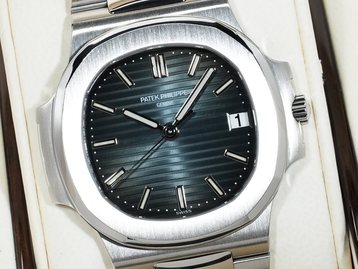 パテックフィリップ ノーチラス Ref.5800/1A-001 ステンレススチール ブルー文字盤 美品 frcy93qg