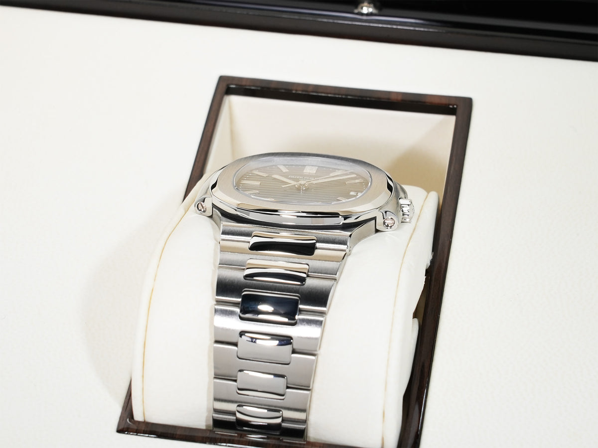 パテックフィリップ ノーチラス Ref.5800/1A-001 ステンレススチール ブルー文字盤 美品 frcy93qg
