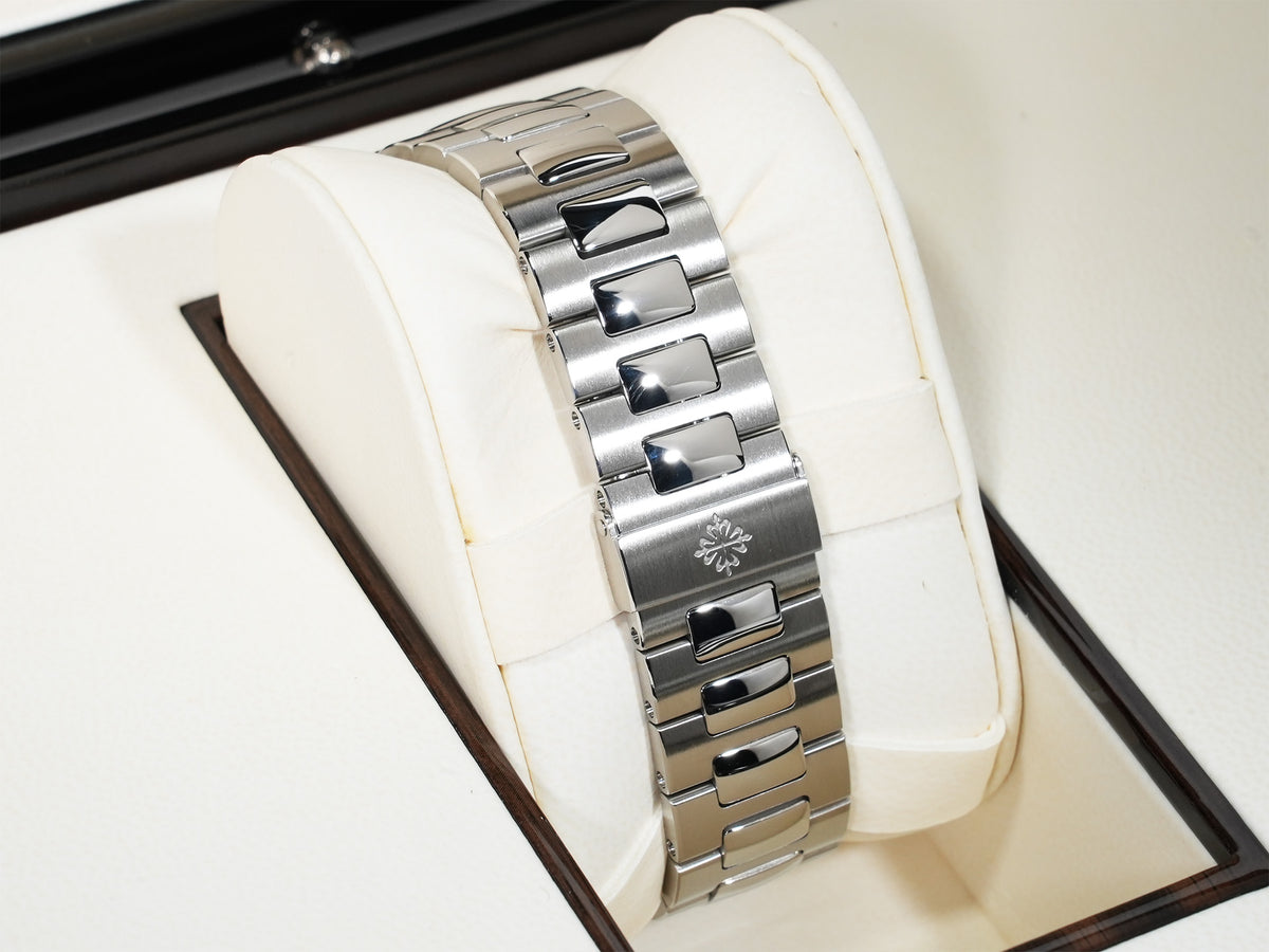パテックフィリップ ノーチラス Ref.5800/1A-001 ステンレススチール ブルー文字盤 美品 frcy93qg
