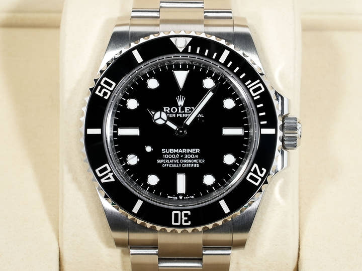 Rolex Submariner No-Date Ref. 124060 Stainless Steel Black Dial, Pre-owned in excellent condition vjukdz77