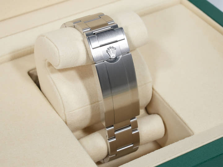 Rolex Submariner No-Date Ref. 124060 Stainless Steel Black Dial, Pre-owned in excellent condition vjukdz77