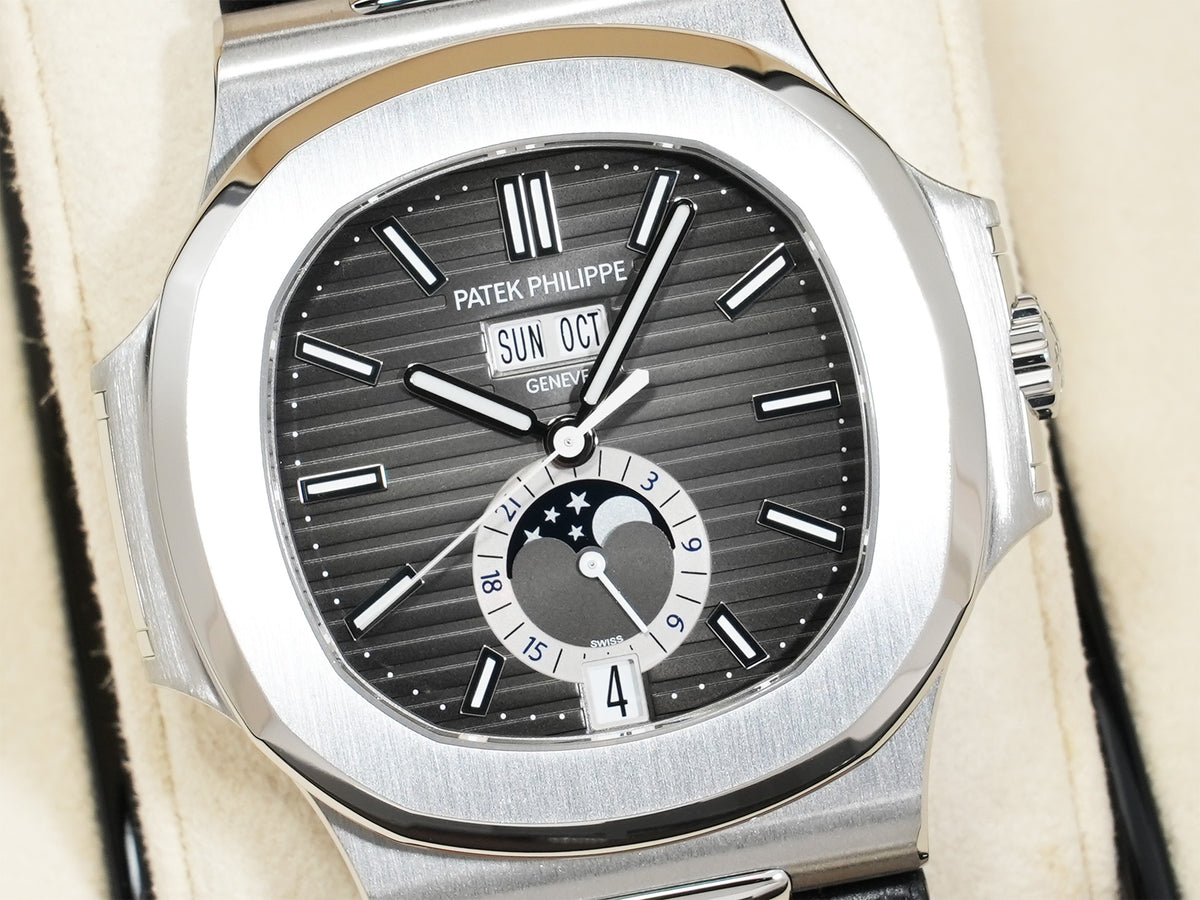 Patek Philippe Nautilus Annual Calendar Moon Phase Ref. 5726A-001 Stainless Steel Black Dial in Excellent Condition f65xhjro