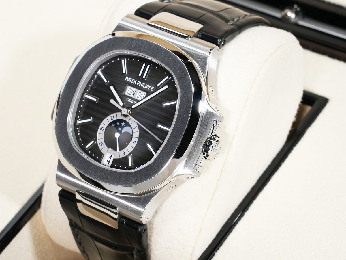 Patek Philippe Nautilus Annual Calendar Moon Phase Ref. 5726A-001 Stainless Steel Black Dial in Excellent Condition f65xhjro