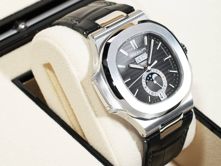 Patek Philippe Nautilus Annual Calendar Moon Phase Ref. 5726A-001 Stainless Steel Black Dial in Excellent Condition f65xhjro