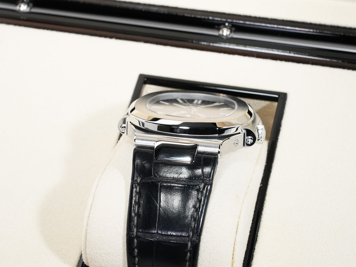 Patek Philippe Nautilus Annual Calendar Moon Phase Ref. 5726A-001 Stainless Steel Black Dial in Excellent Condition f65xhjro