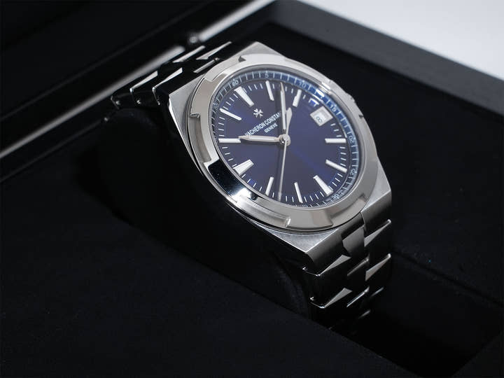 ヴァシュロンコンスタンタン オーヴァーシーズ Ref.4500V/110A-B128 ステンレススチール ブルー文字盤 中古 h4fbzuxx