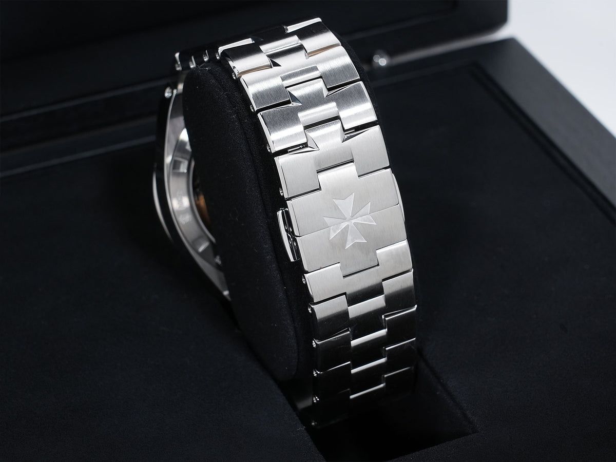 ヴァシュロンコンスタンタン オーヴァーシーズ Ref.4500V/110A-B128 ステンレススチール ブルー文字盤 中古 h4fbzuxx