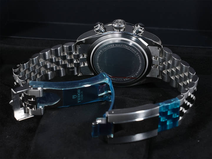 Tudor Black Bay Chrono Ref. 79360N Stainless Steel, Flamingo Blue Dial, Pre-owned in Excellent Condition, nfo2c29m