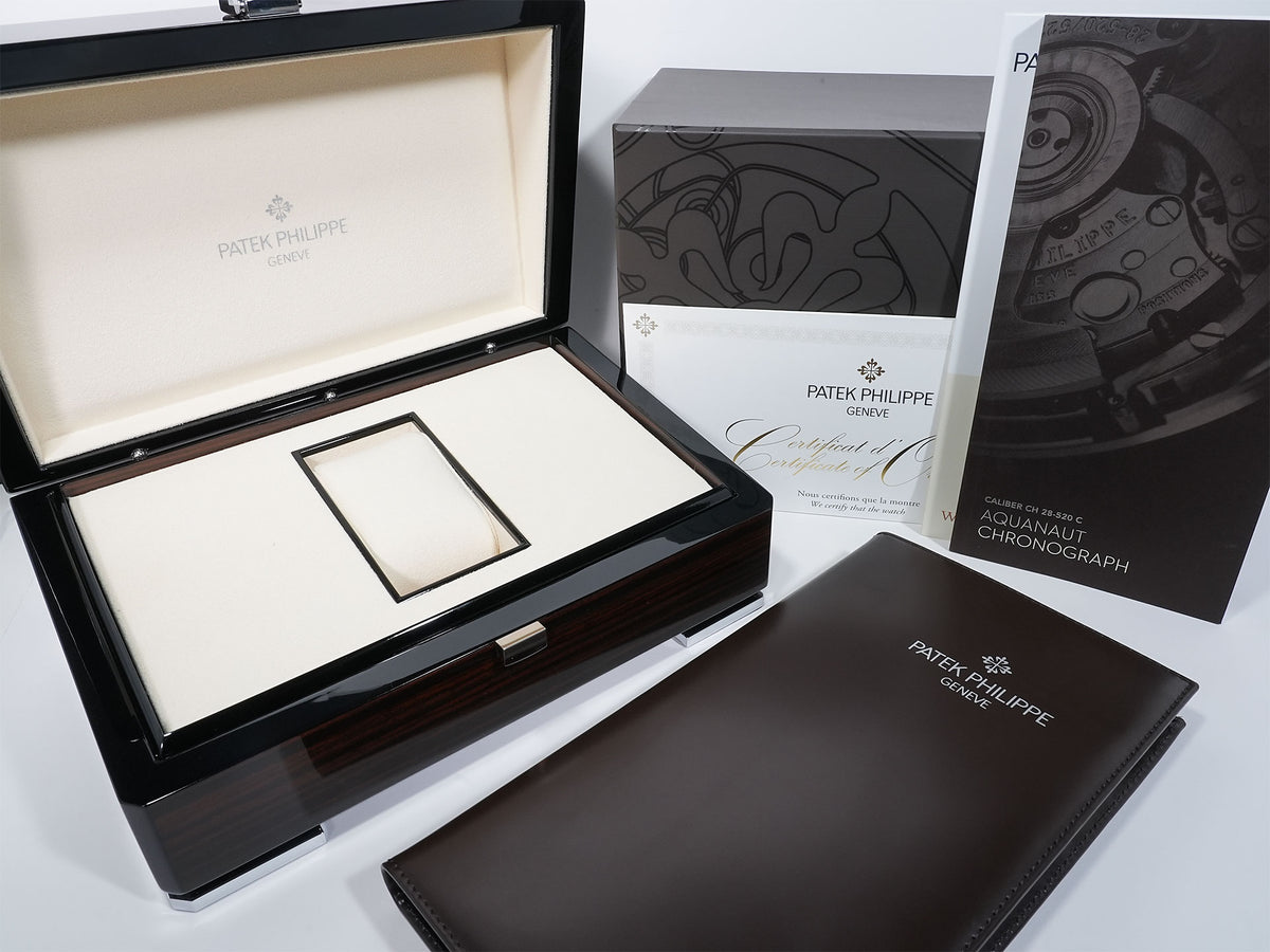 Patek Philippe Aquanaut Chronograph Ref. 5968G-001 White Gold Midnight Blue Dial Pre-owned 9tuet77o