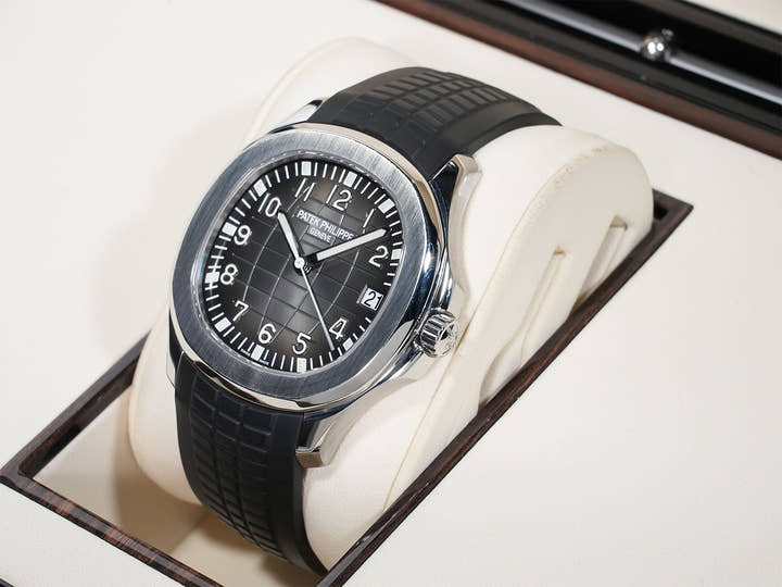 パテックフィリップ アクアノート Ref.5167A-001 ステンレススチール ブラック文字盤 中古 oimg5xno