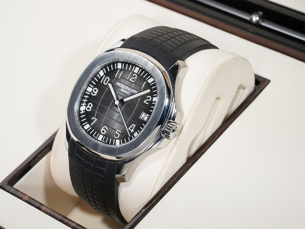 パテックフィリップ アクアノート Ref.5167A-001 ステンレススチール ブラック文字盤 中古 oimg5xno