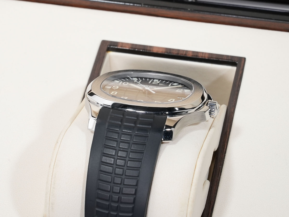 パテックフィリップ アクアノート Ref.5167A-001 ステンレススチール ブラック文字盤 中古 oimg5xno