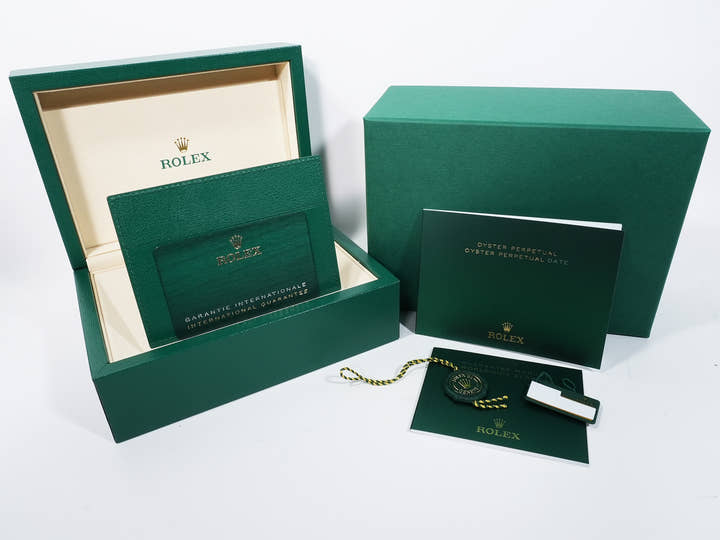Rolex Oyster Perpetual 41 Ref. 124300 Stainless Steel Jubilee Motif Dial Unworn dh73f8ik