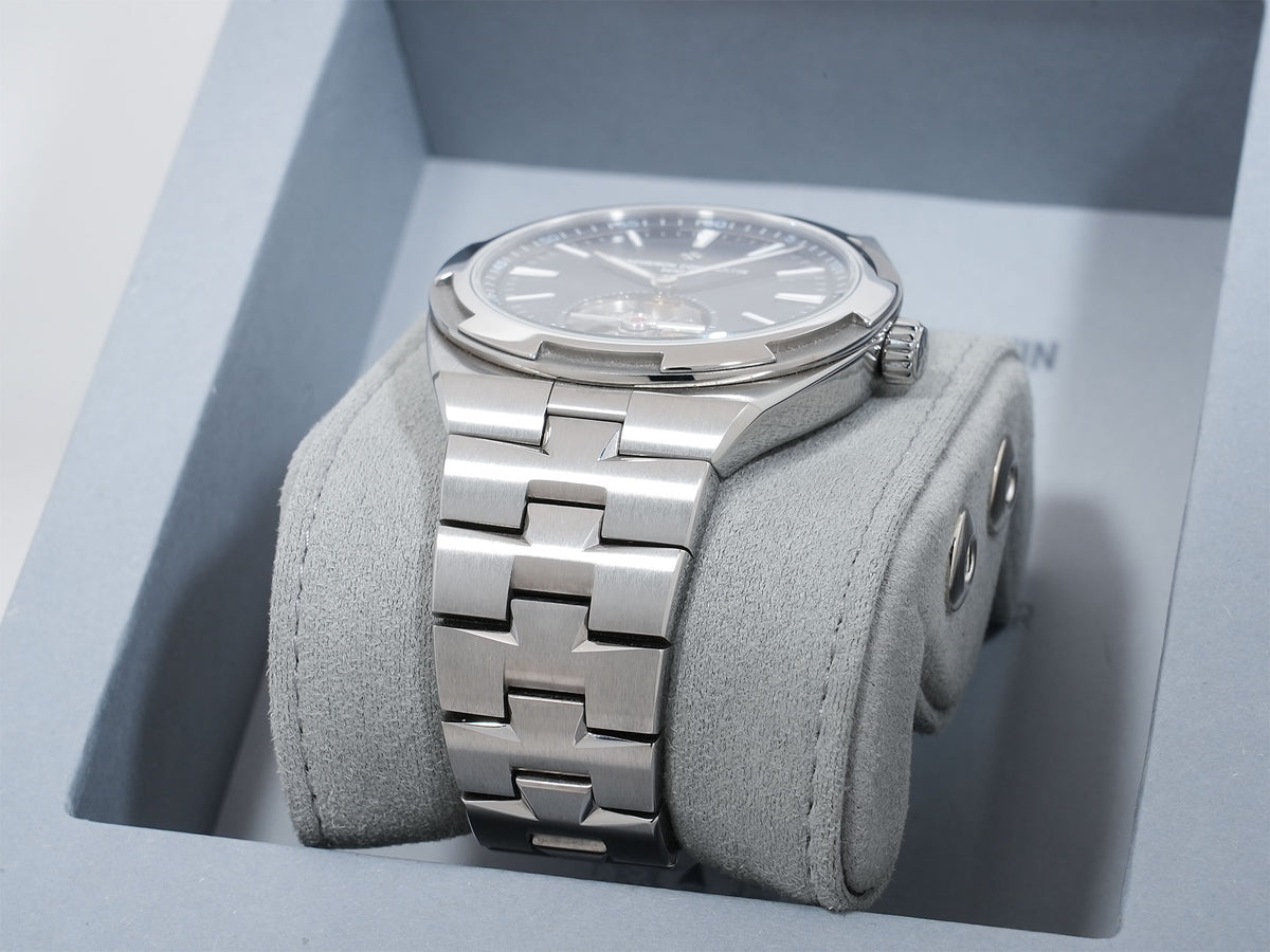 Vacheron Constantin Overseas Tourbillon Ref. 6000V/210T-H032 Titanium Blue Dial Pre-owned veivf8wg