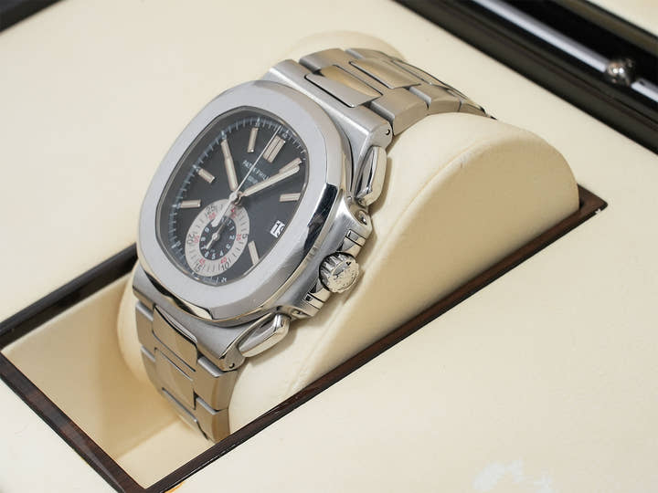 パテックフィリップ ノーチラス クロノグラフ Ref.5980/1A-001 ステンレススチール ブルー文字盤 中古 6724eawy