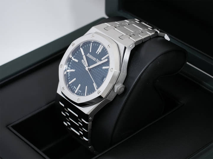 Audemars Piguet Royal Oak Ref. 15510ST.OO.1320ST.06 Stainless Steel Night Blue Dial Unworn 9drdyrck