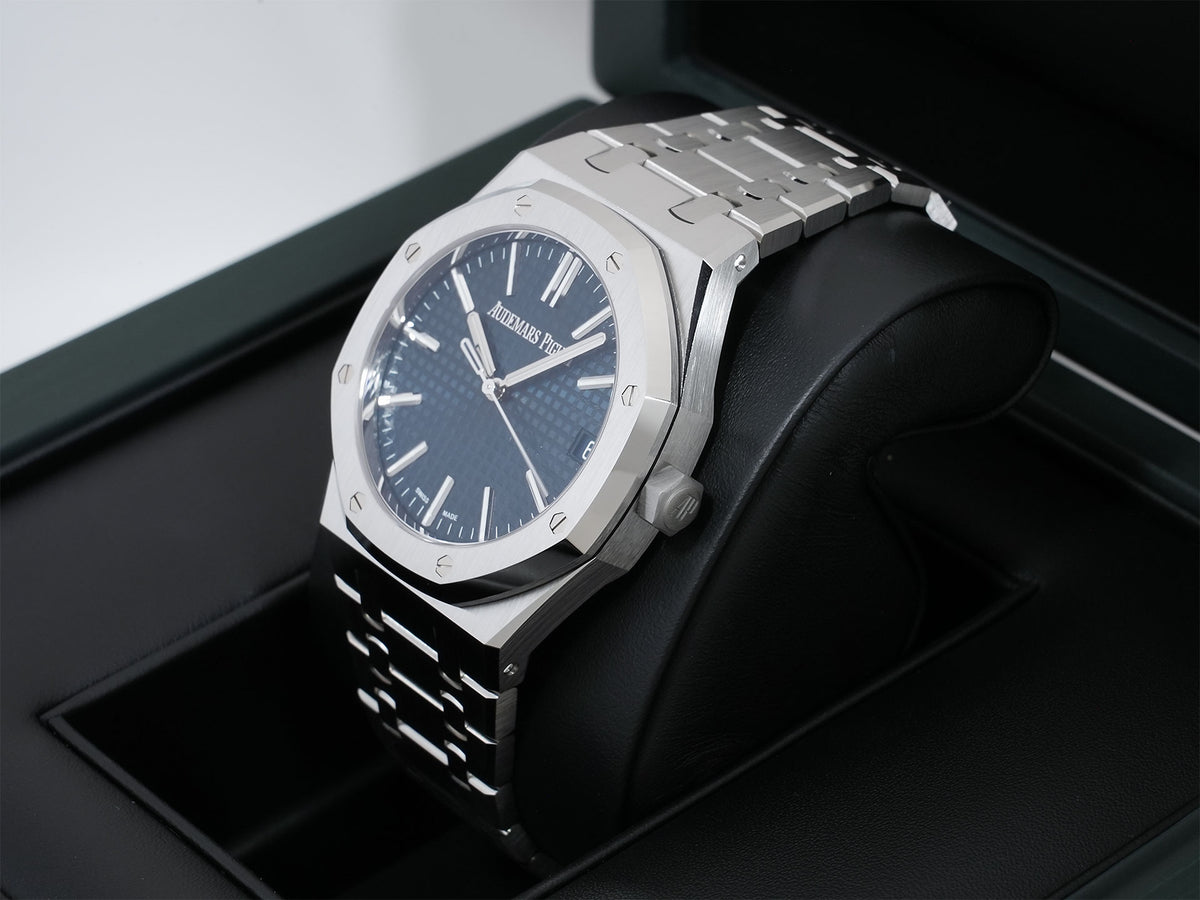 Audemars Piguet Royal Oak Ref. 15510ST.OO.1320ST.06 Stainless Steel Night Blue Dial Unworn 9drdyrck
