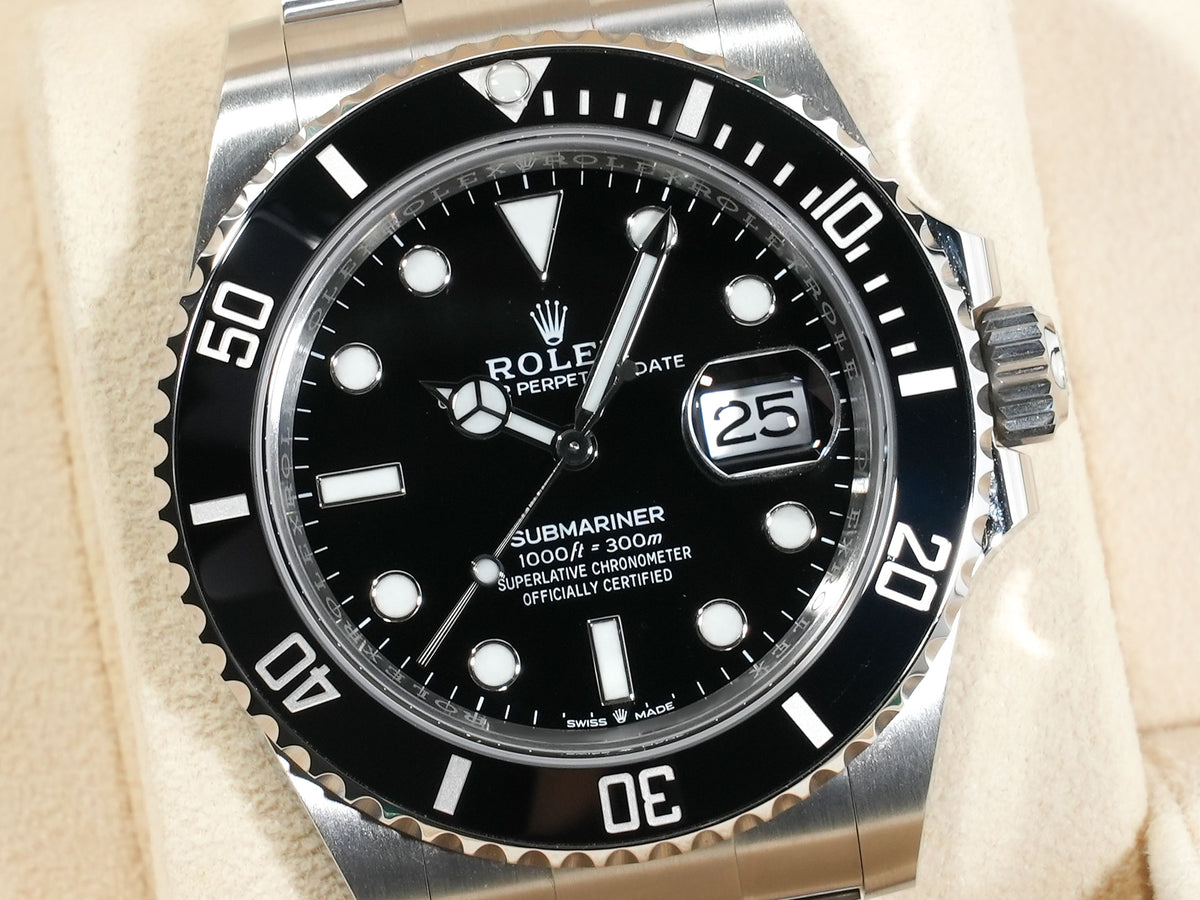 Rolex Submariner Date Ref. 126610LN Stainless Steel Black Dial Excellent Condition o7g9w42m
