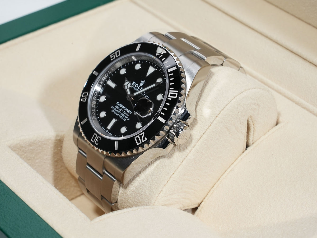 Rolex Submariner Date Ref. 126610LN Stainless Steel Black Dial Excellent Condition o7g9w42m