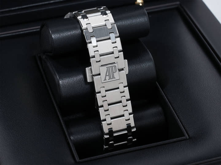 オーデマピゲ ロイヤルオーク エクストラ シン Ref.15202ST.OO.1240ST.01.A ステンレススチール ブルー文字盤 美品 q3nb3aj6