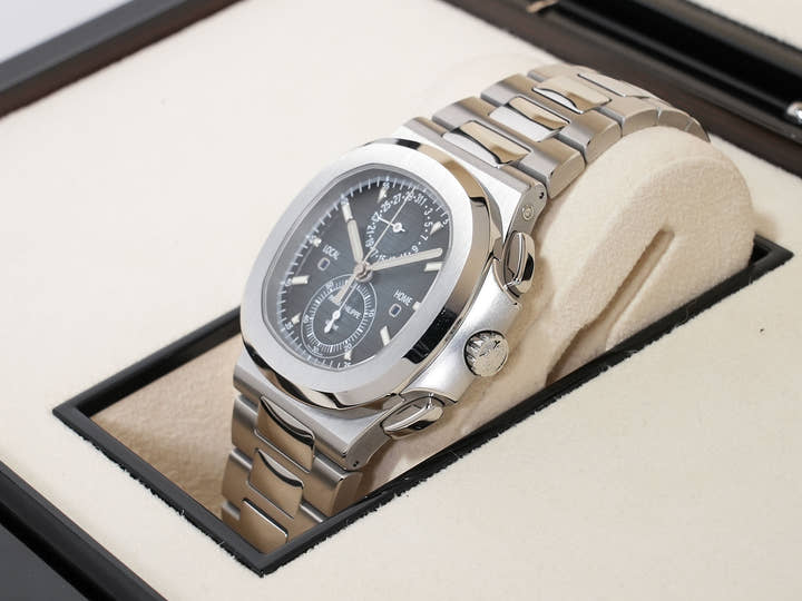 パテックフィリップ ノーチラス トラベルタイム クロノグラフ Ref.5990/1A-011 ステンレススチール ブルーソレイユ文字盤 美品 ytq5c7vo